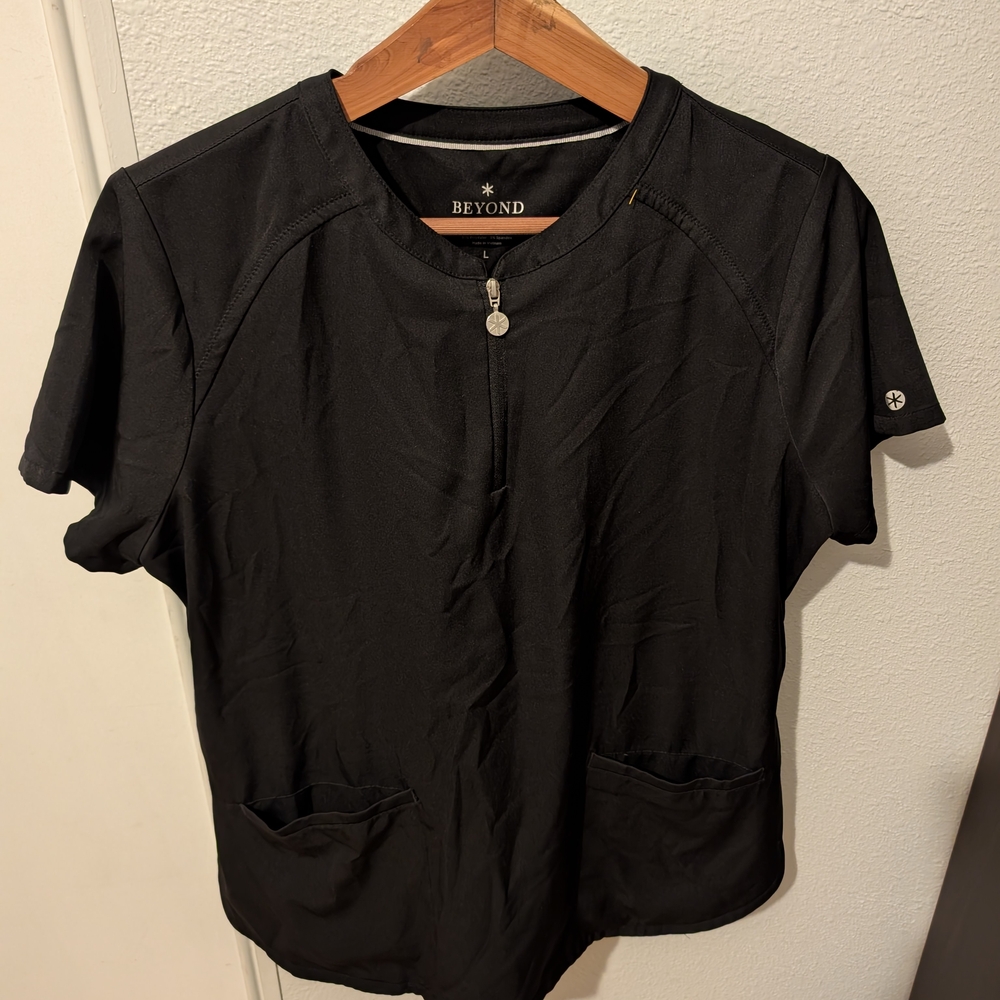 Beyond Scrubs Black Short Sleeve Top With 1/4 Zipper‎ And Pockets